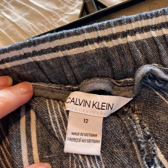 Calvin Klein Linen Cropped Pants - Picture 7 of 8